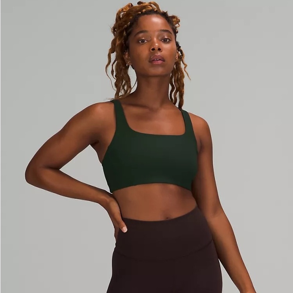 NWOT Lululemon sports bra, listed as a size 8 but it fits more like a size 6.